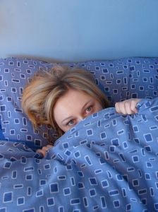 girl-in-bed_21034045